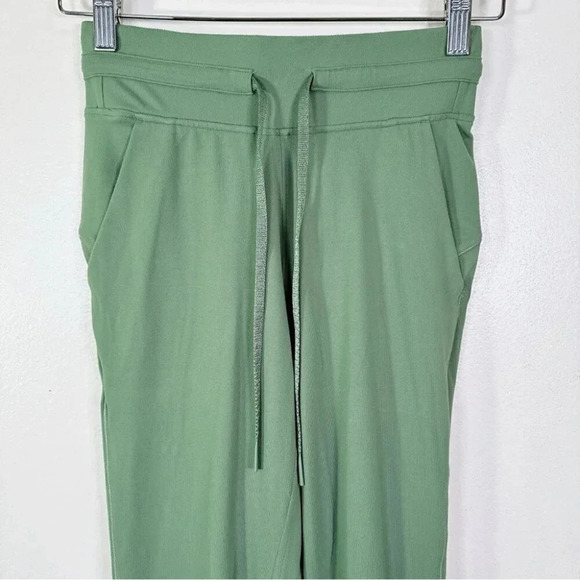 Lululemon Womens Size 2 Ready to Rulu High-Rise Jogger Crop Green Twill - Picture 3 of 13